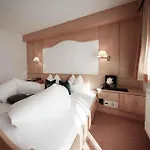 Garni Rustica Otel 3*